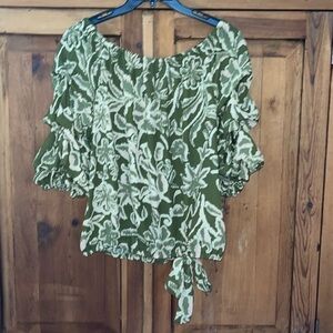 CeCe Floral Green Women's off the shoulder blouse Sz. L